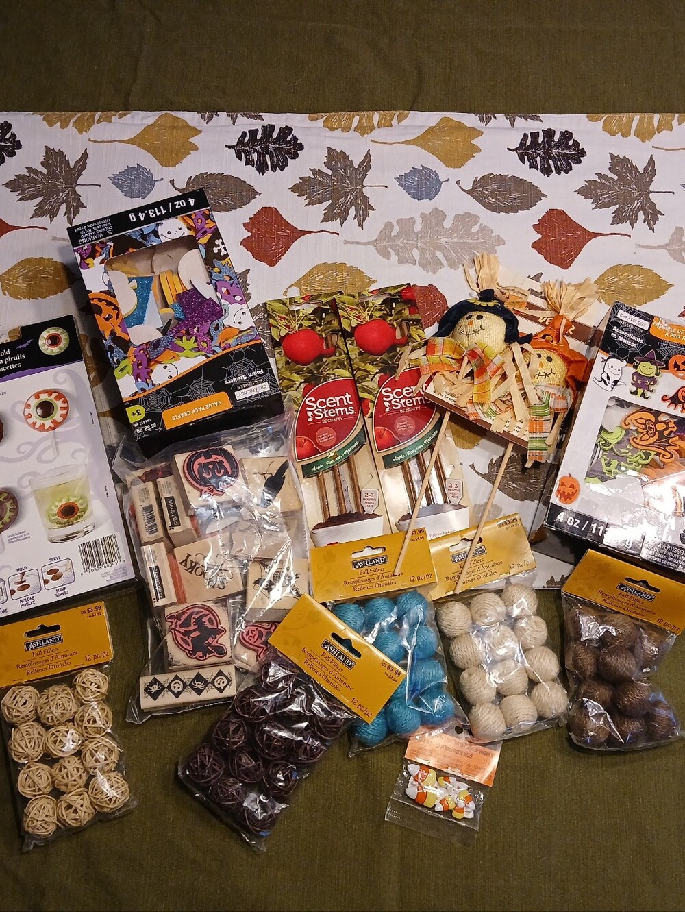 HUGE HALLOWEEN FALL CRAFTS DECOR STAMPS STICKERS BUNDLE CANDY MOLD